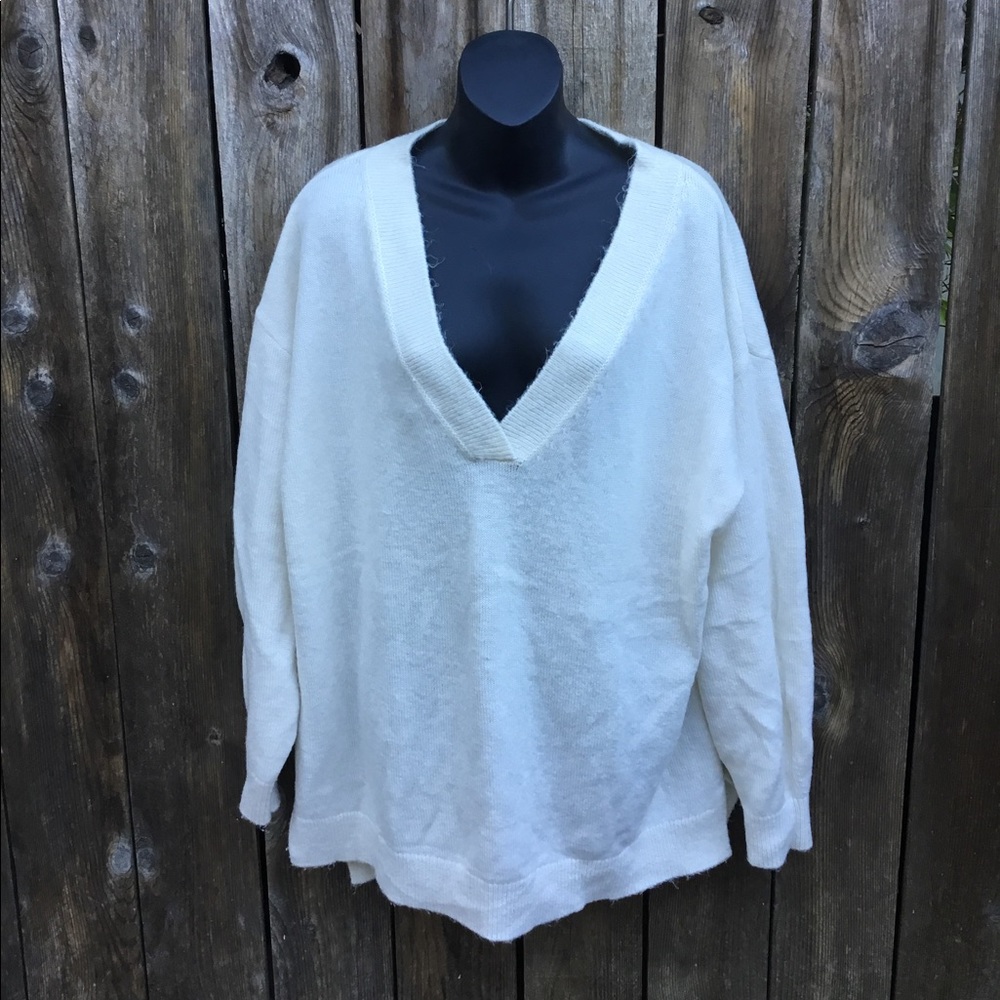 H&M cream v neck sweater